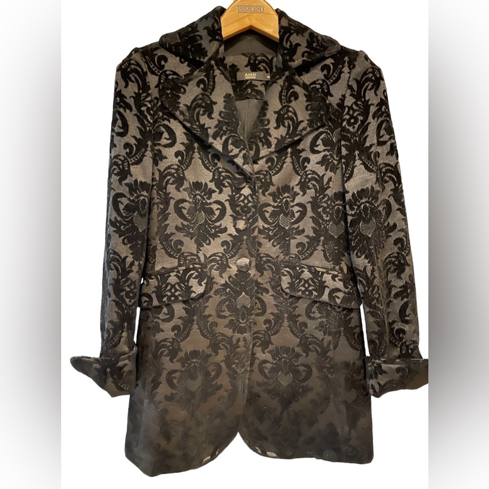 🖤🔥🖤ARELI Collection size 4 GORGEOUS black jacquard women’s blazer. Stunning!